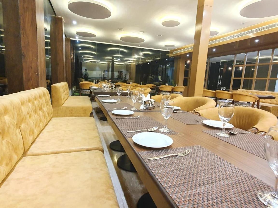 The Moziac Hotel Gwalior Exterior photo