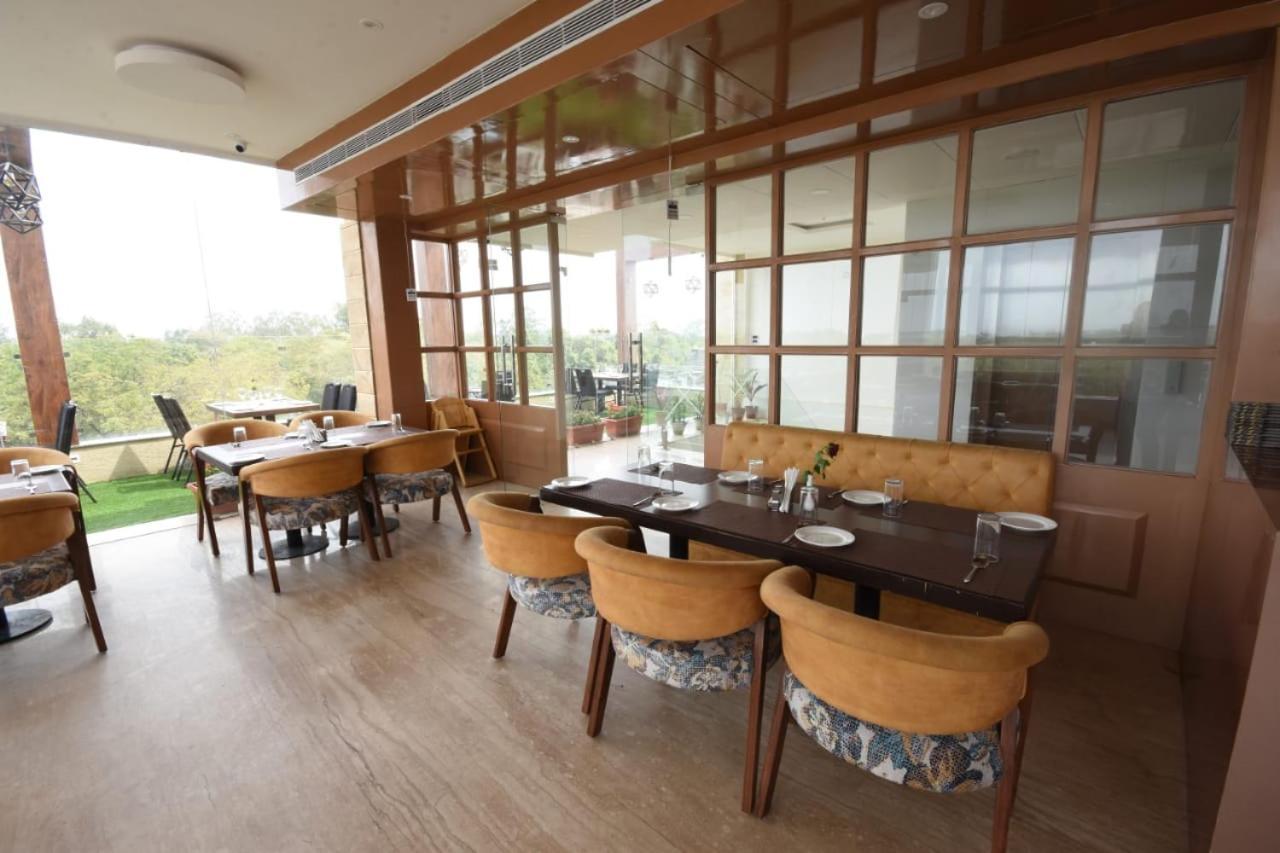 The Moziac Hotel Gwalior Exterior photo